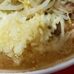 ラーメン二郎 - 最近超絶的美味さの守谷汁(・∀・)そしてどこより美味いつぶつぶニンニク(・∀・)