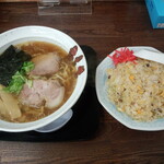 らぁ麺ほっしん - あっさり醤油ラーメンとチャーハン