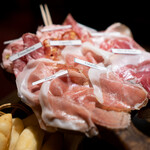 生ハムとワインのお店 piglet - 特選生ハム、サラミ、コットの全種盛り合わせ