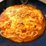 リトル シェフ にんにく - とろーりチーズのトマトとにんにくのパスタ
