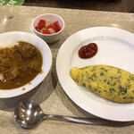 ワールドダイニング シーダパレス - 朝カレーとオムレツ