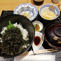 お料理 とみやま - 釜揚げシラス丼