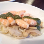 アンフォラ - ツブ貝とエビのサラダ　バジルソース