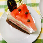 パティスリー ラ セディーユ - 珍しいスイカのショートケーキ
