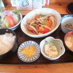 くつろぎ亭ひこべえ  - 日替わり定食　880円