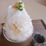 パンケーキママカフェ VoiVoi - 桃とカルピスのかき氷