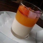 タントグラッツェ - 　オレンジジュレのデザート