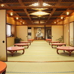 h Matsusaka Maruyoshi - レストラン２階　大広間　最大１００名様まで対応