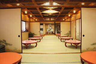 Matsusaka Maruyoshi - レストラン２階　大広間　最大１００名様まで対応