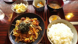Tonchinkan - ホルモン焼そば定食