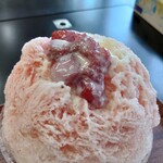 きせ川 光来堂 - 練乳を掛けたかき氷 苺ミルク