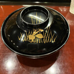 滋味 康月 - 可愛らしい蕪のデザインの椀。