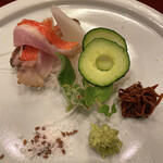 滋味 康月 - 金目鯛のたたき。ケンサキイカのお造り。美しい一皿です♡