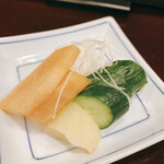 鳥田中 - 自家製漬物盛り合わせ