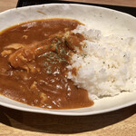 水炊き・もつ鍋・鳥料理 博多華味鳥 - 週替わりランチ
            華味鳥のカレーです。
            2020.07