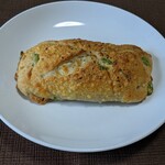 穂の香 - 枝豆とチーズのリュスティック
