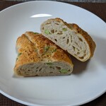 穂の香 - 枝豆とチーズのリュスティック（カット）