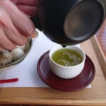 GReen tea Lab - 日本茶(冷茶)。一煎目は入れて下さいます。