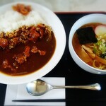 やまふく - 日替わりサービスランチ(カレーライスと小鉢ラーメン)は650円でした