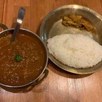 タンドール＆スパイス酒場 チャチャフイ - チャチャフイの豚カレー、ライス