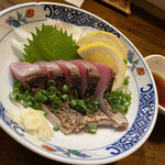 遊酒食堂 宇都宮 - 豊富な薬味と新鮮なハガツオ