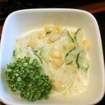 おふくろ亭 - 白ホル定食のサラダ コーンと玉ねぎ