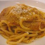 トラットリア 29 - 「ピチ　にんにくたっぷりシエナ風トマトソース」：にんにくのコクを存分に引き出して、ソースが押し寄せる♪