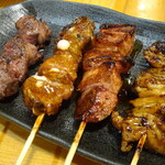 もつ焼き えるびす - おまかせ７本の内の４本