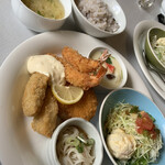 KENT - ミックスフライ定食
500円♪