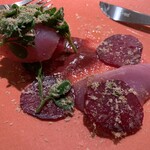 花小町 - 天草の羽根鰹と兎農園のビーツいろいろなアプローチで