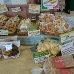 小麦の森 - 料理写真:パン 大袋・食パン