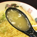 PORTO - 鶏の旨味がたっぷりと出ていそうなトロットロのスープ。
なかなか濃厚な味で美味い。