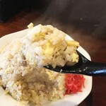 PORTO - しっとり系のチャーハンで、味付けは濃いめ。疲れた時にはピッタリな味付けです。