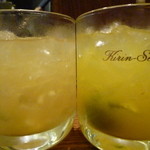 Sakanaryouri Semmon Toto Ichi - いちご梅酒（左）、マンゴー梅酒（右）