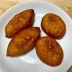 スンガリー - 料理写真:ピロシキ（ミンチとポテトが２つずつ）