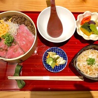 すき焼きと牛まぶし ももしき - 大和牛まぶし 赤身たたき 全貌