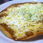 curry meat pizza