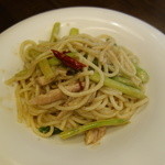 PASTAVOLA - サバとアスパラのオイルパスタ（生姜と唐辛子でピリッ！）