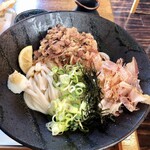 うどん 色彩 - 肉ぶっかけ 980円