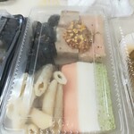 洋惣菜 亀洋 - オリーブのタプナード、鶏レバーのパテ、ムーストリコロール、ゴルゴンゾーラのペンネ