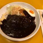 シーザー - 【本日のカレー】豚ロースのチーズソテー目玉焼付黒カレー