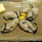 Monja Teppan Okonomiyaki Noda - 牡蠣のバター焼き