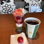 リーガロイヤルホテル大阪 - メリッサのスイカのジュレとレクラのチョコを一緒に^ ^