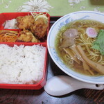 盛籠庵 - 唐揚げ弁当500円 ＋ 半ラーメンセット250円