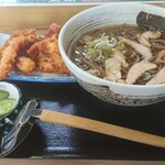 Kahokumeibutsu Nikusoba Dokoro Tachibana - 冷たい肉そば￥700とゲソ天単品￥300