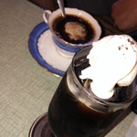 喫茶タチバナ - パパは深煎り
      私はコーヒーフロート