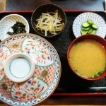 Sumibiyaki Tori Omoya - 焼き鳥丼