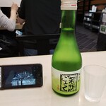 焼がきの はやし - 牡蠣料理に合うオリジナルの日本酒　　大鳥居の花火の様子や　とんねるず取材にきたショートムービーをサービスでずっと流してくれる　