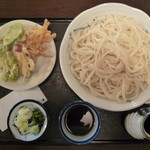 田舎うどん 八海山 - もりうどん450円、野菜天150円