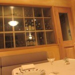 ル・ブルギニオン - 奥にウォークインセラー